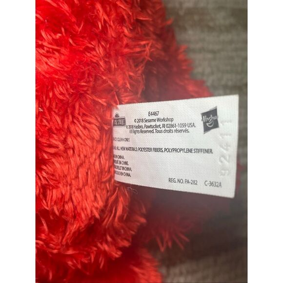 Elmo Hasbro Sesame Street Love To Hug Plush Stuffed Interactive Toy - Picture 6 of 6